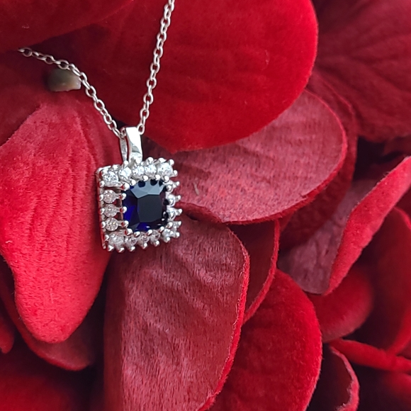 Timeless design blue pendant - Picture 5 of 7